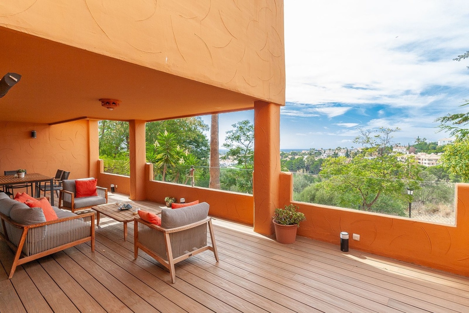 Resale - apartment - Marbella - Elviria