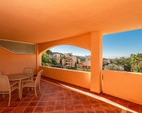 Resale - apartment - Marbella - Elviria