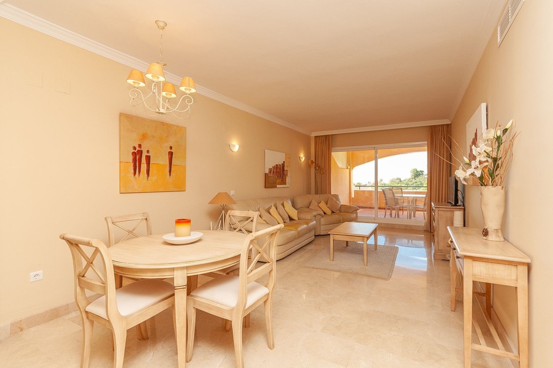 Resale - apartment - Marbella - Elviria