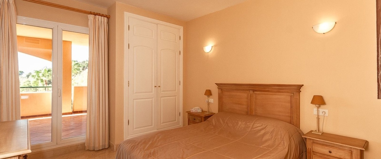 Resale - apartment - Marbella - Elviria