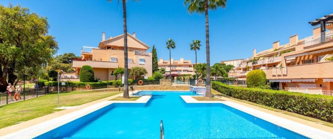 Resale - apartment - Marbella - Elviria