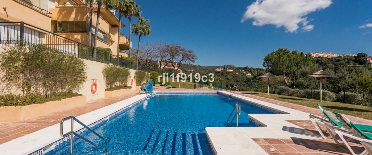 Resale - apartment - Marbella - Elviria