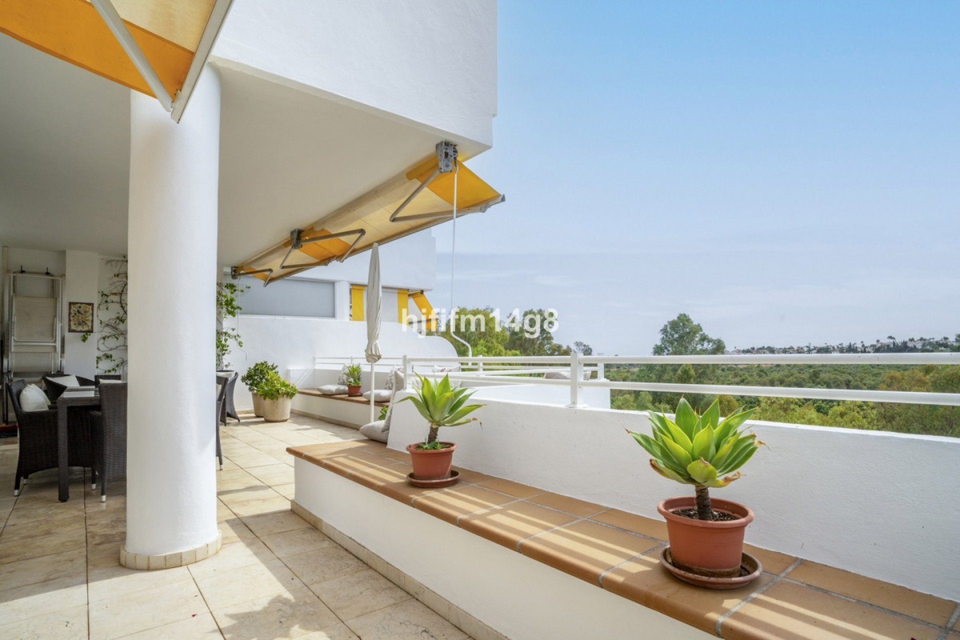 Resale - apartment - Marbella - Guadalmina Alta