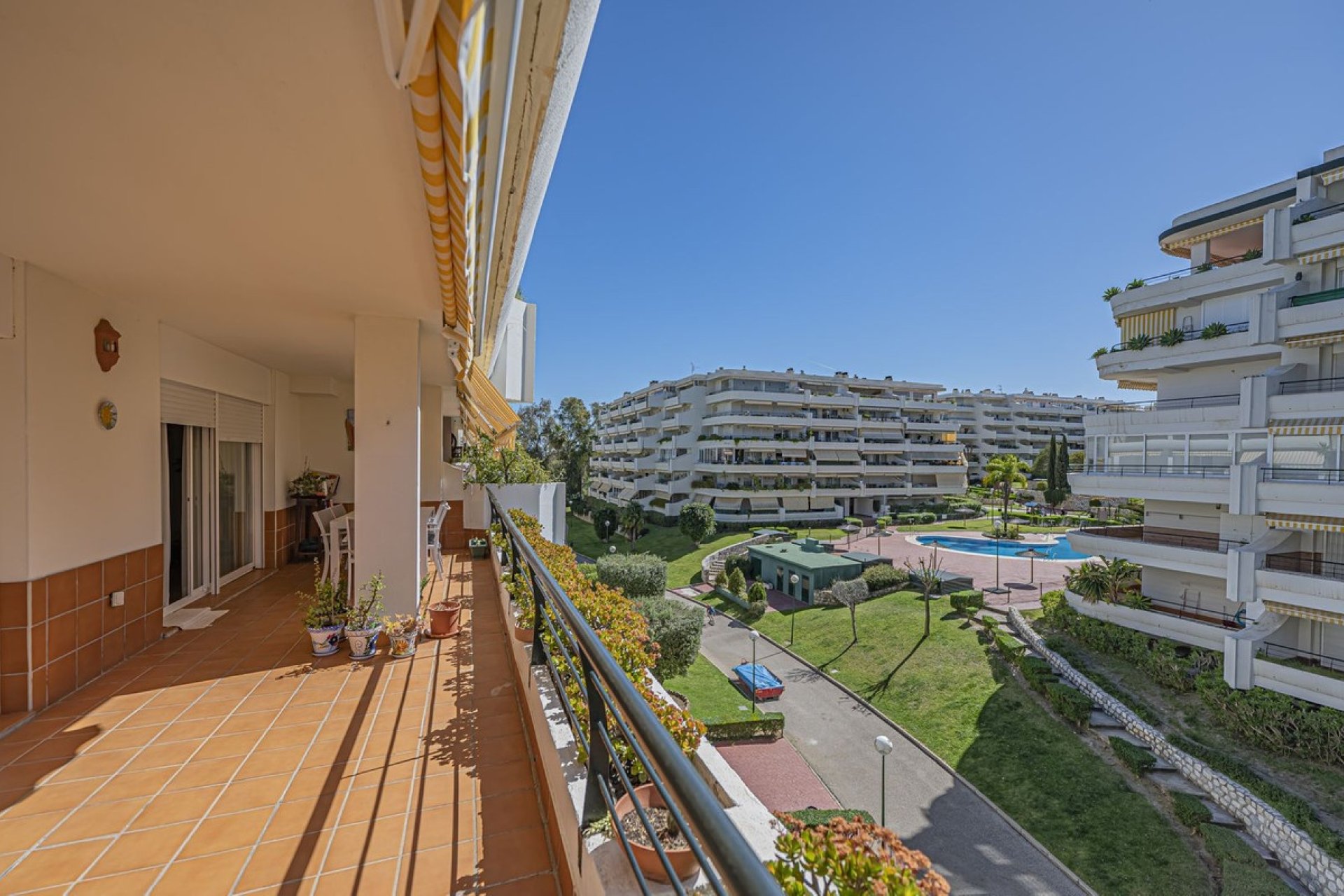 Resale - apartment - Marbella - Guadalmina Alta