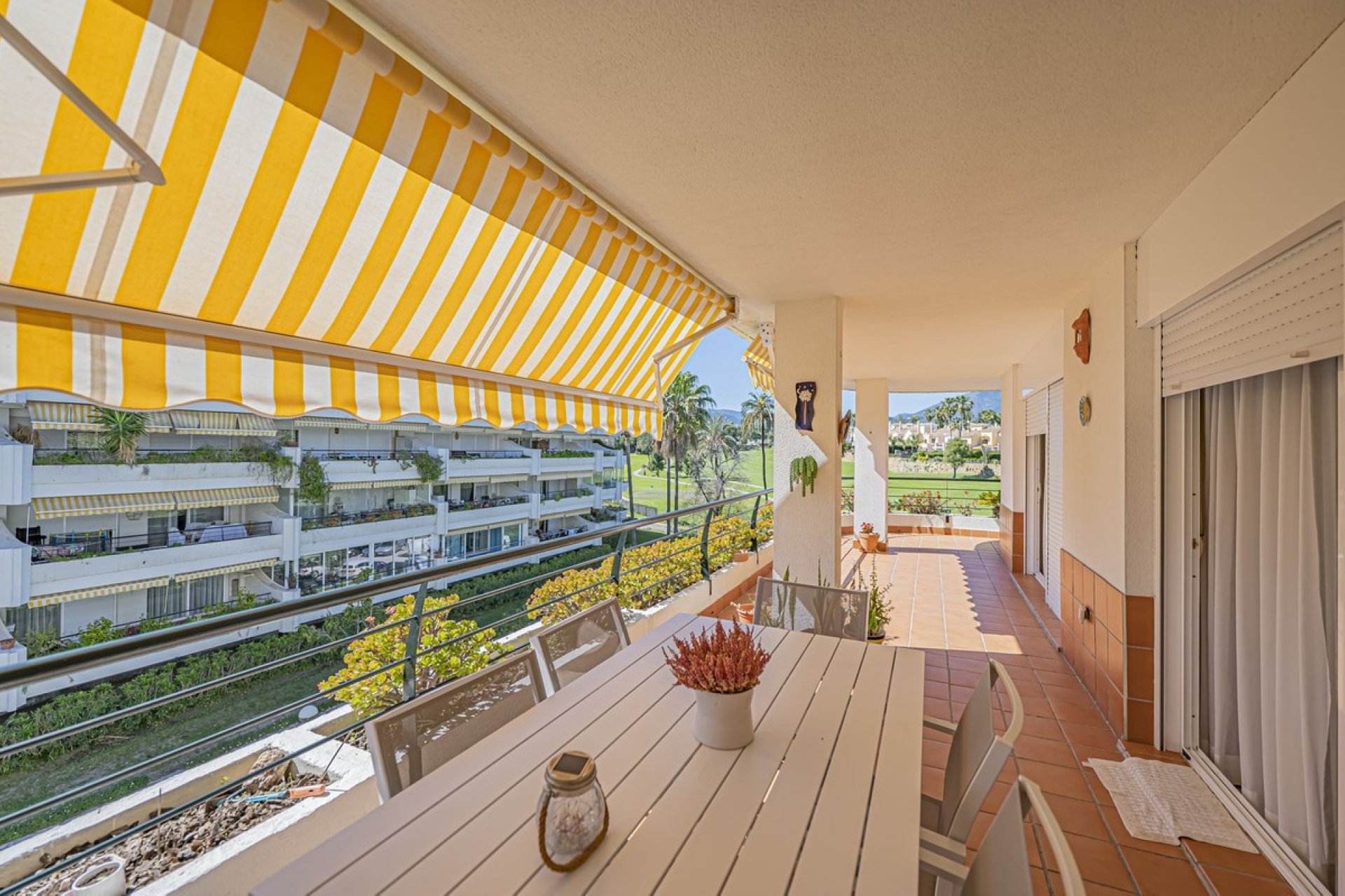 Resale - apartment - Marbella - Guadalmina Alta