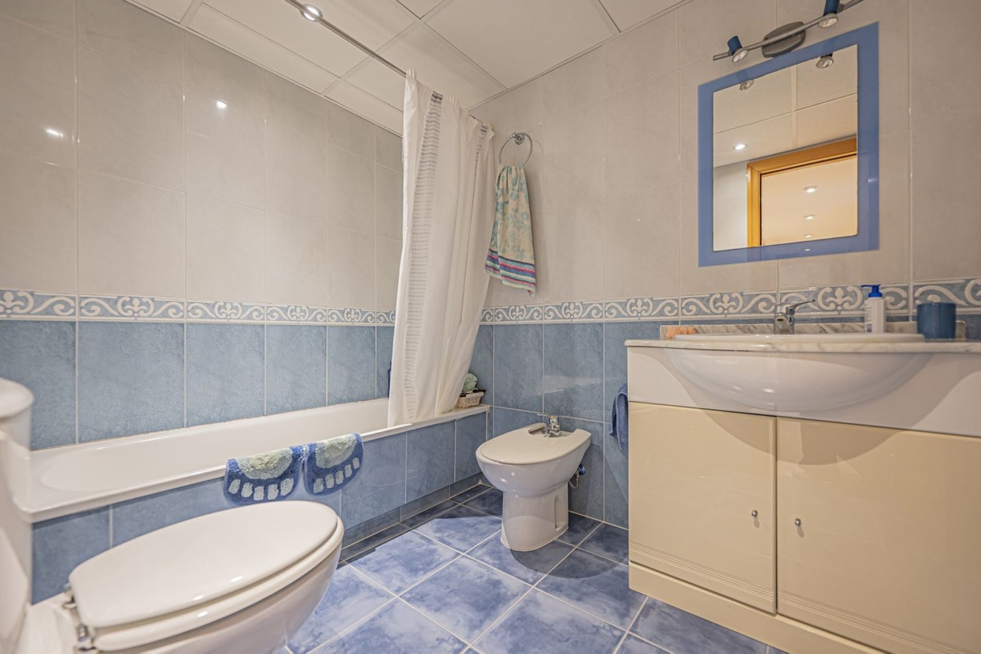 Resale - apartment - Marbella - Guadalmina Alta