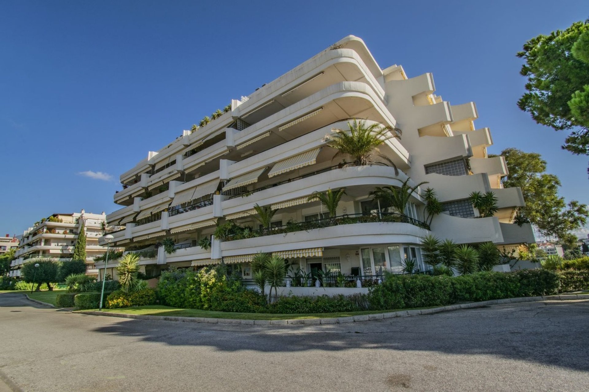 Resale - apartment - Marbella - Guadalmina Alta