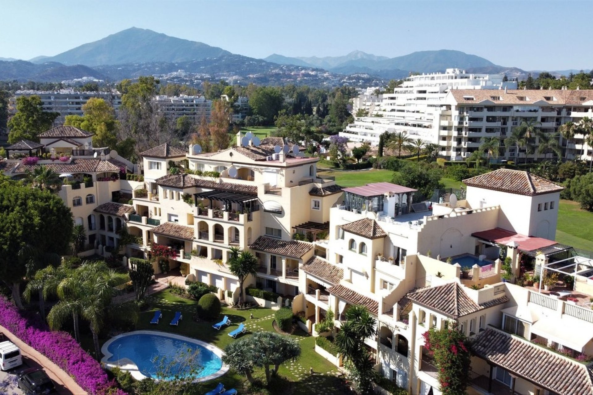 Resale - apartment - Marbella - Guadalmina Alta
