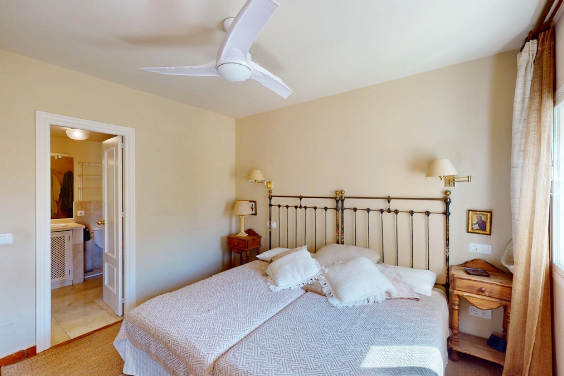 Resale - apartment - Marbella - Guadalmina Alta