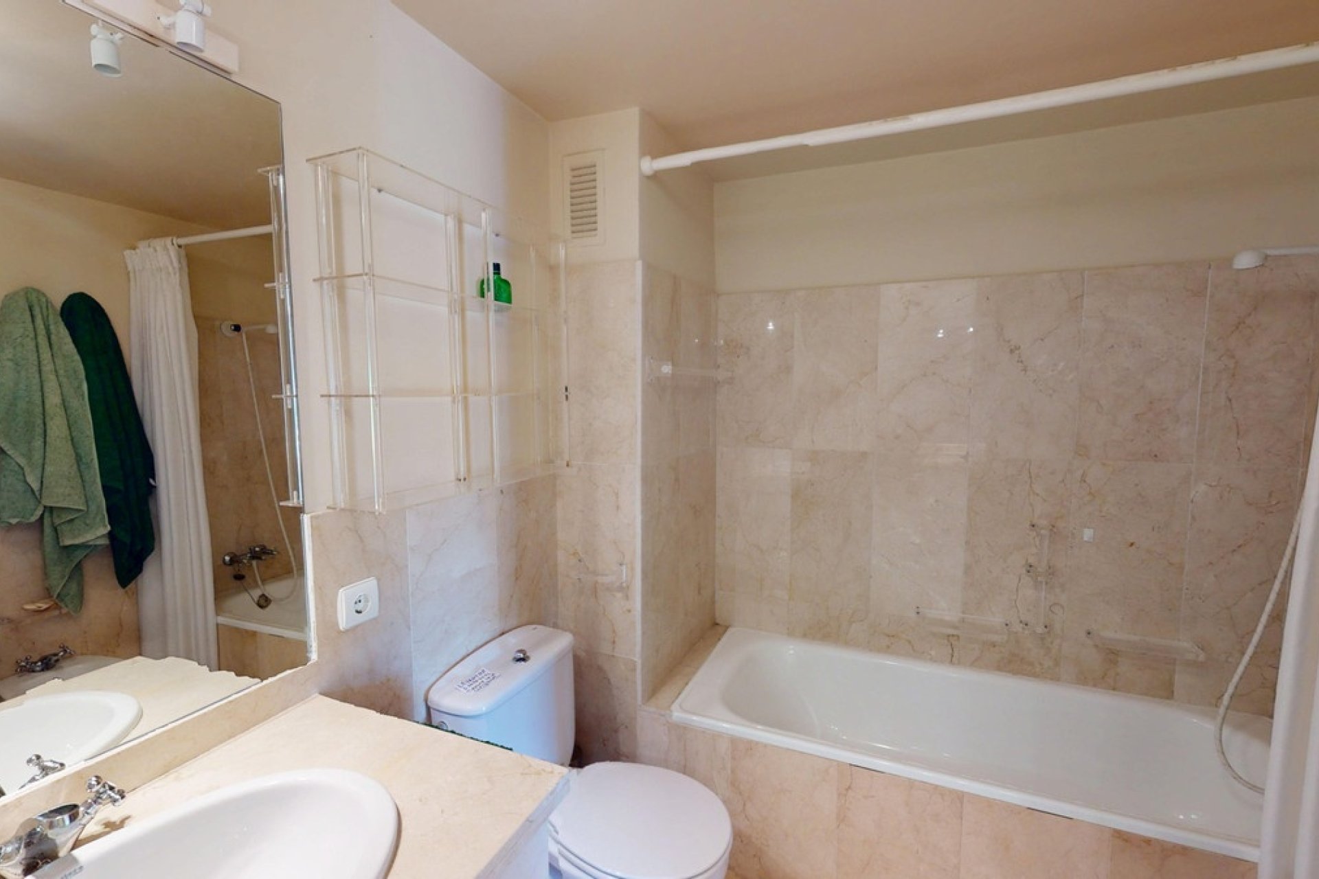 Resale - apartment - Marbella - Guadalmina Alta
