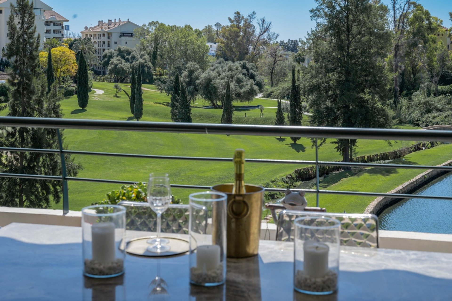 Resale - apartment - Marbella - Guadalmina Alta