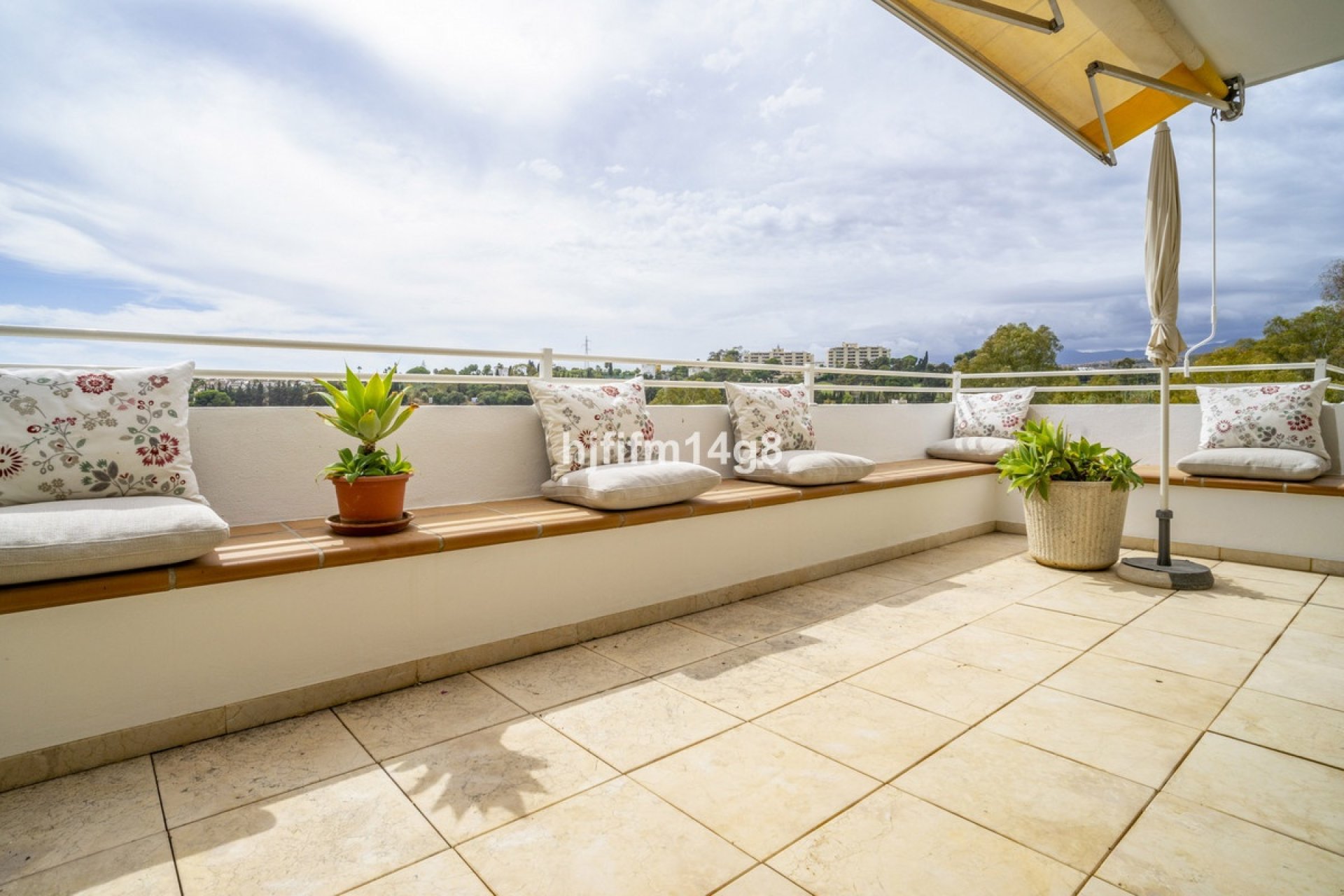 Resale - apartment - Marbella - Guadalmina Alta