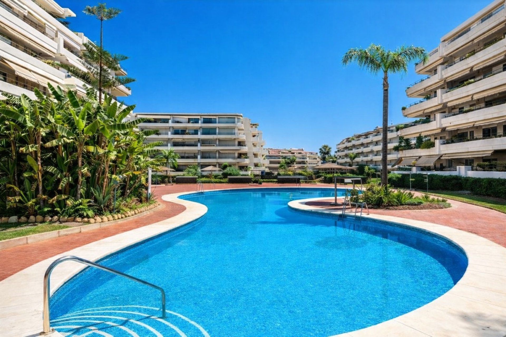 Resale - apartment - Marbella - Guadalmina Alta