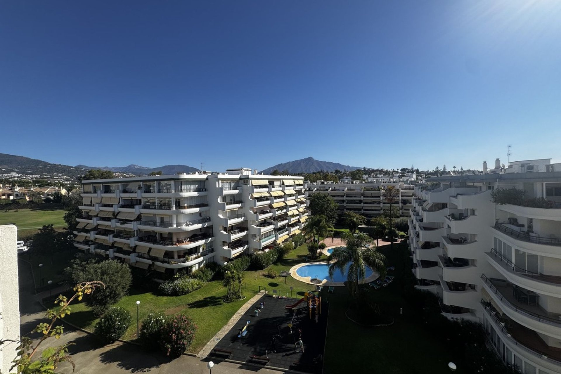 Resale - apartment - Marbella - Guadalmina Alta