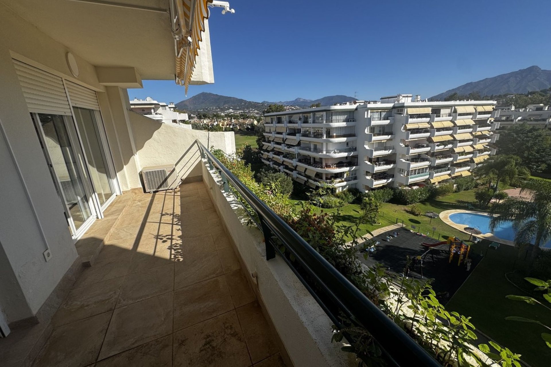 Resale - apartment - Marbella - Guadalmina Alta