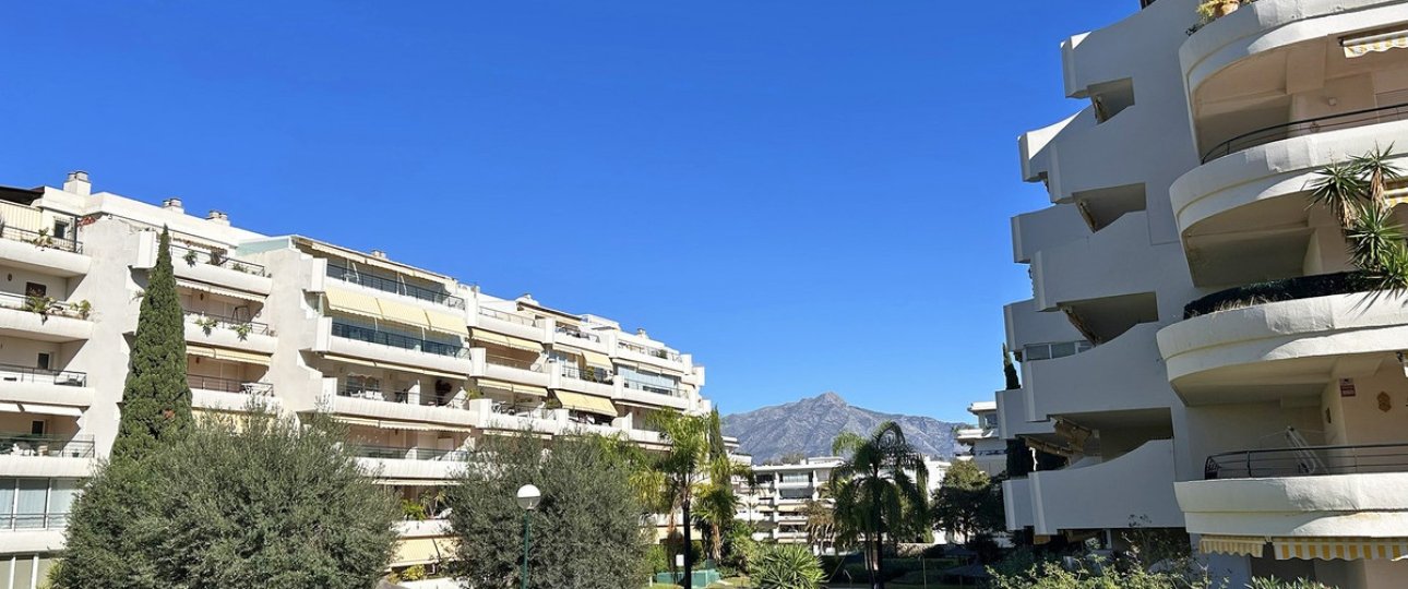 Resale - apartment - Marbella - Guadalmina Alta