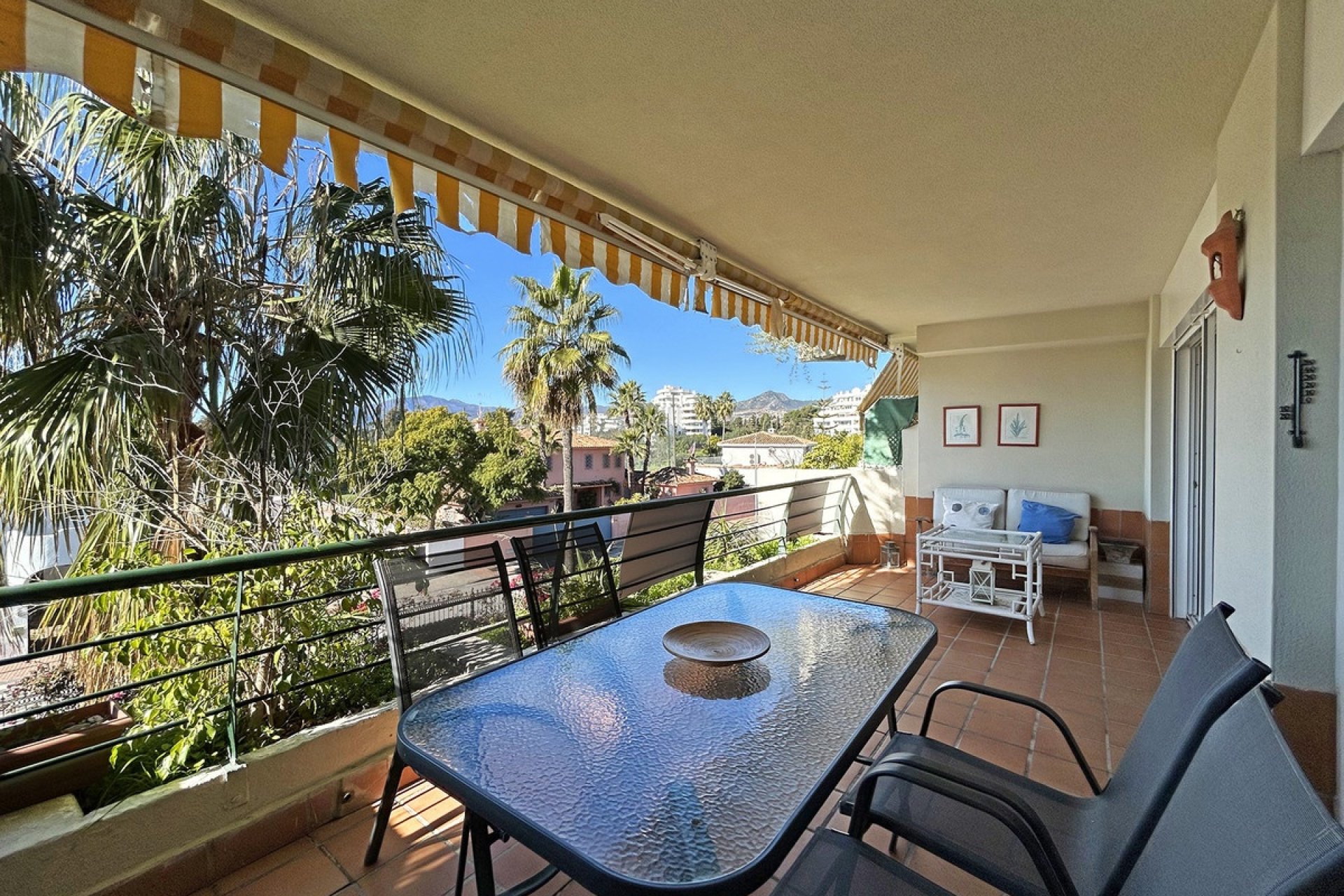Resale - apartment - Marbella - Guadalmina Alta