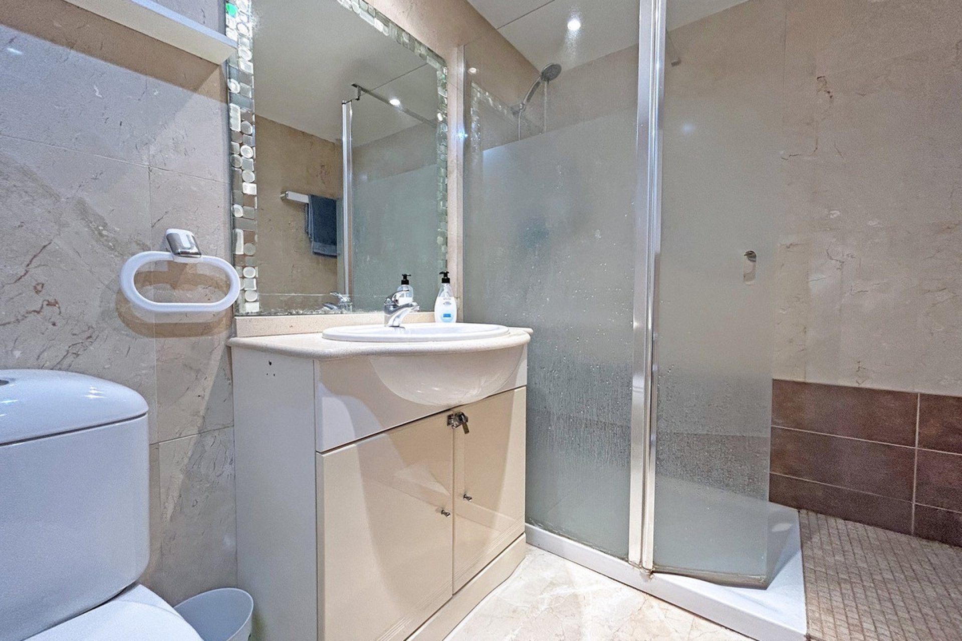 Resale - apartment - Marbella - Guadalmina Alta