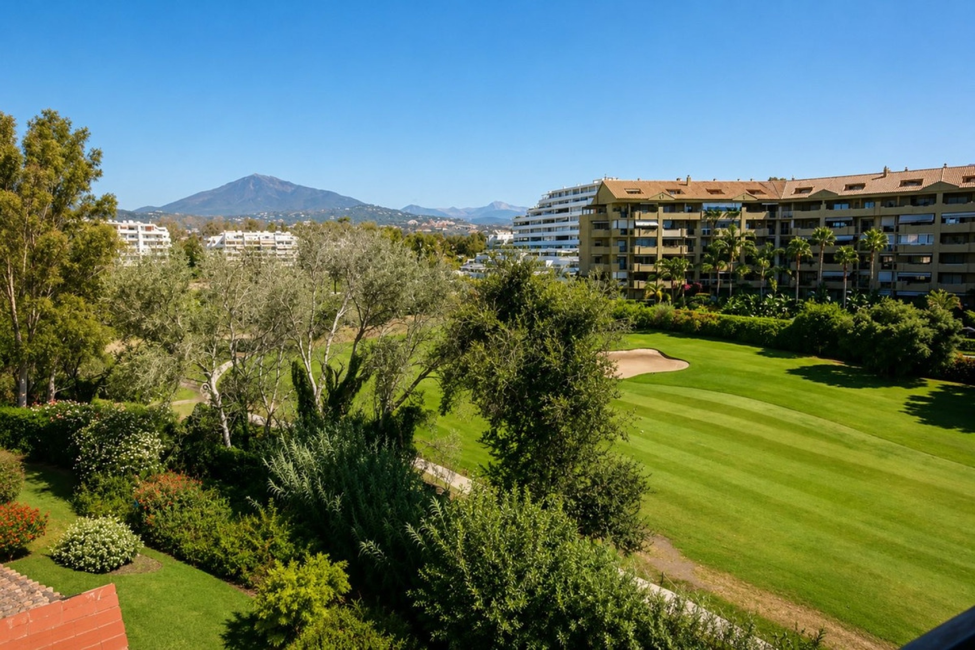 Resale - apartment - Marbella - Guadalmina Alta