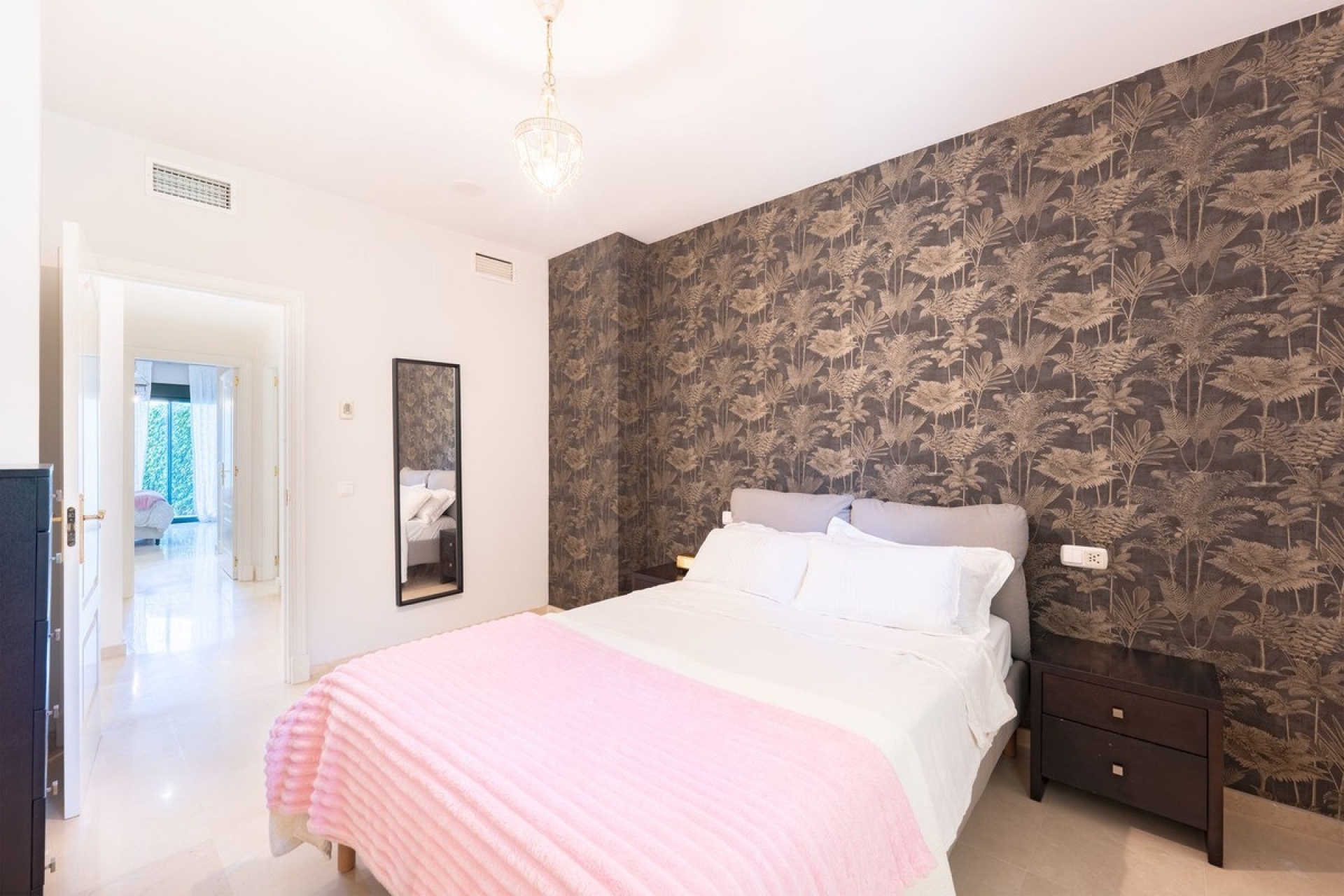 Resale - apartment - Marbella - Guadalmina Alta