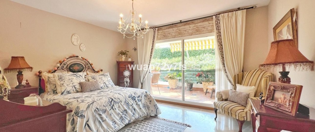 Resale - apartment - Marbella - Guadalmina Alta