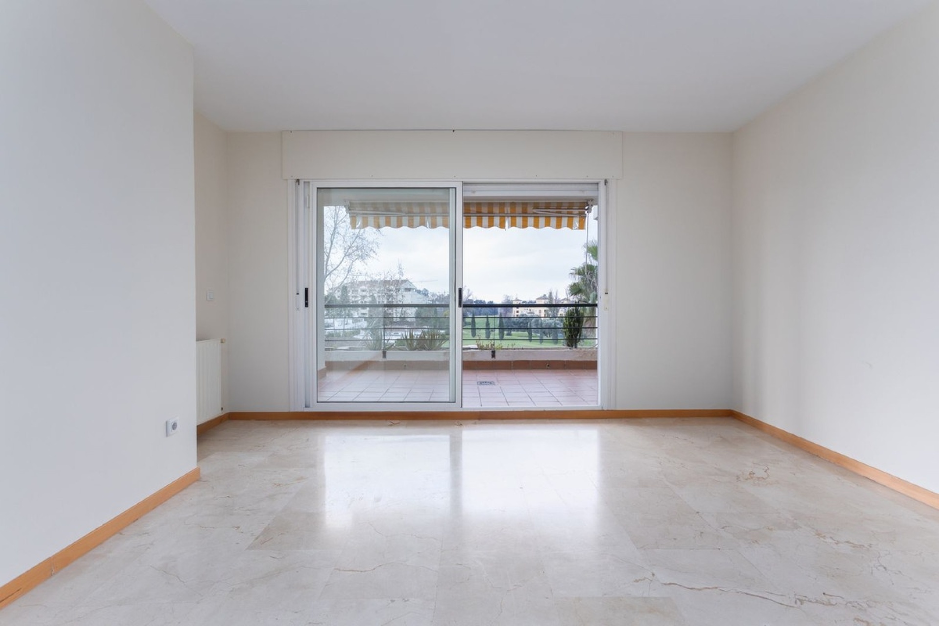 Resale - apartment - Marbella - Guadalmina Alta