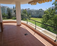 Resale - apartment - Marbella - Guadalmina Alta