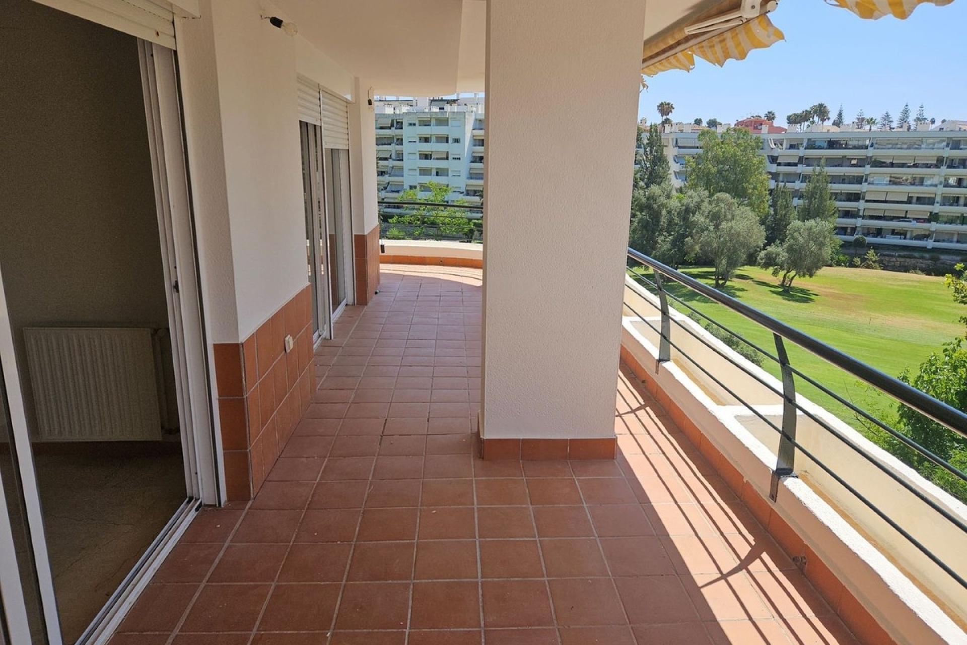 Resale - apartment - Marbella - Guadalmina Alta