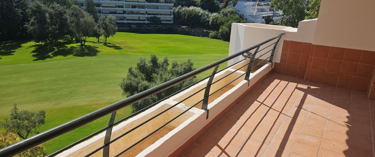 Resale - apartment - Marbella - Guadalmina Alta