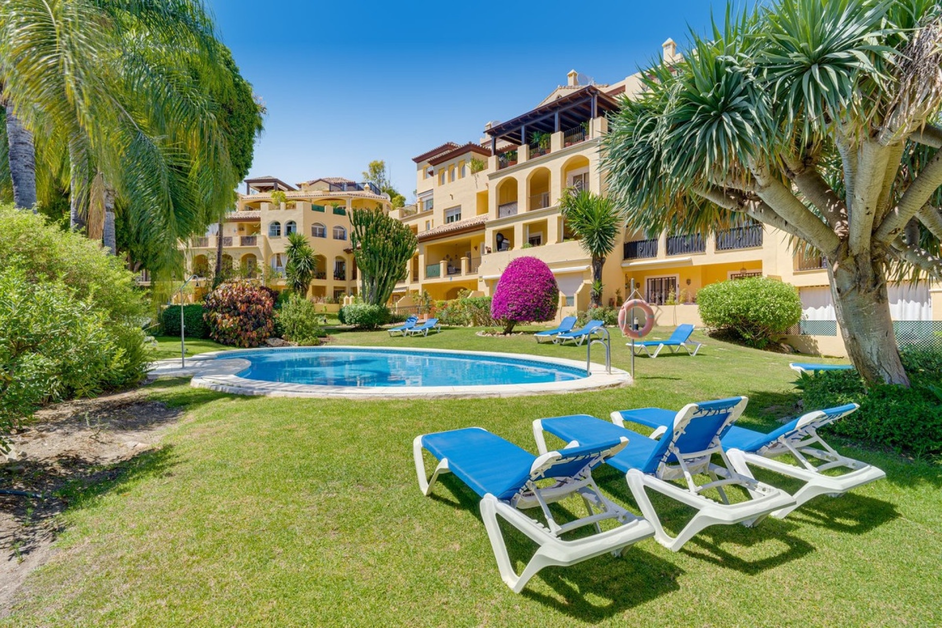 Resale - apartment - Marbella - Guadalmina Alta
