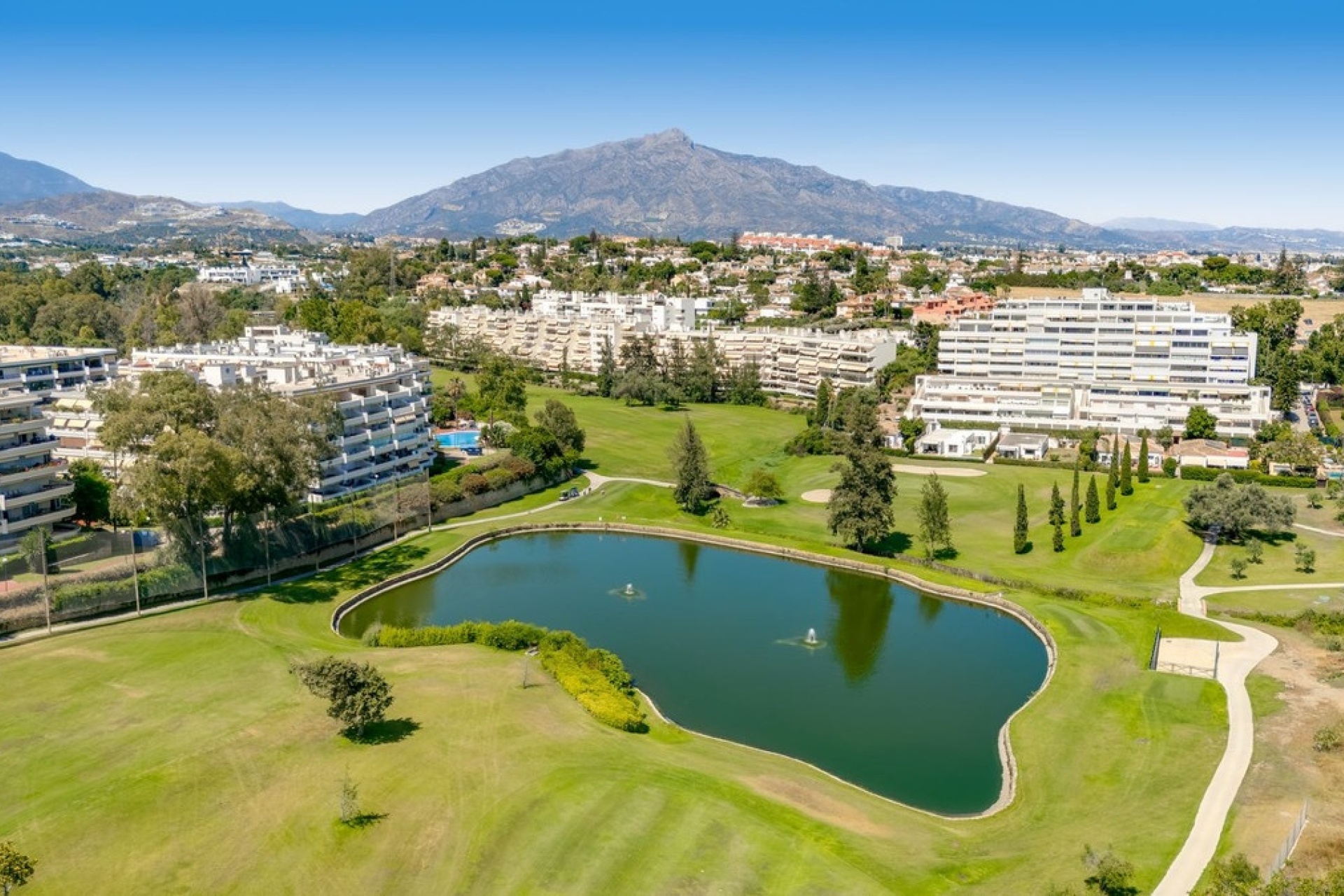 Resale - apartment - Marbella - Guadalmina Alta