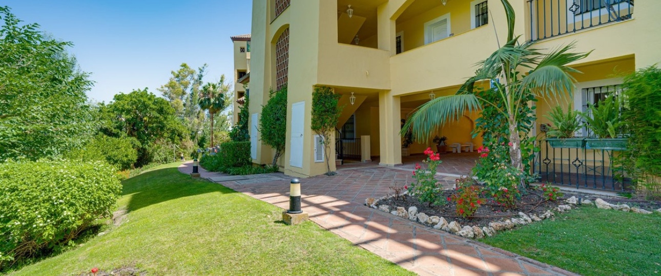 Resale - apartment - Marbella - Guadalmina Alta