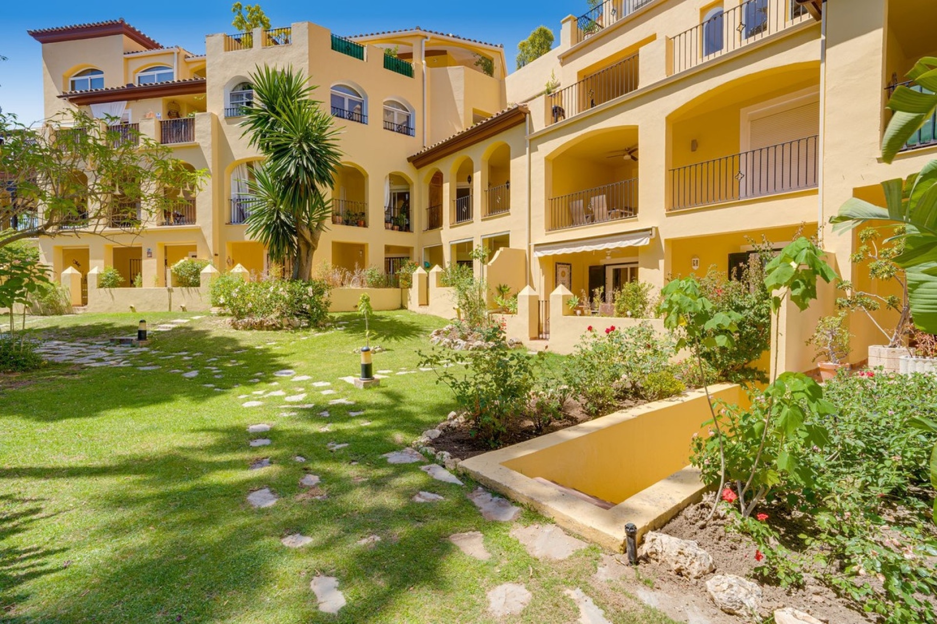 Resale - apartment - Marbella - Guadalmina Alta