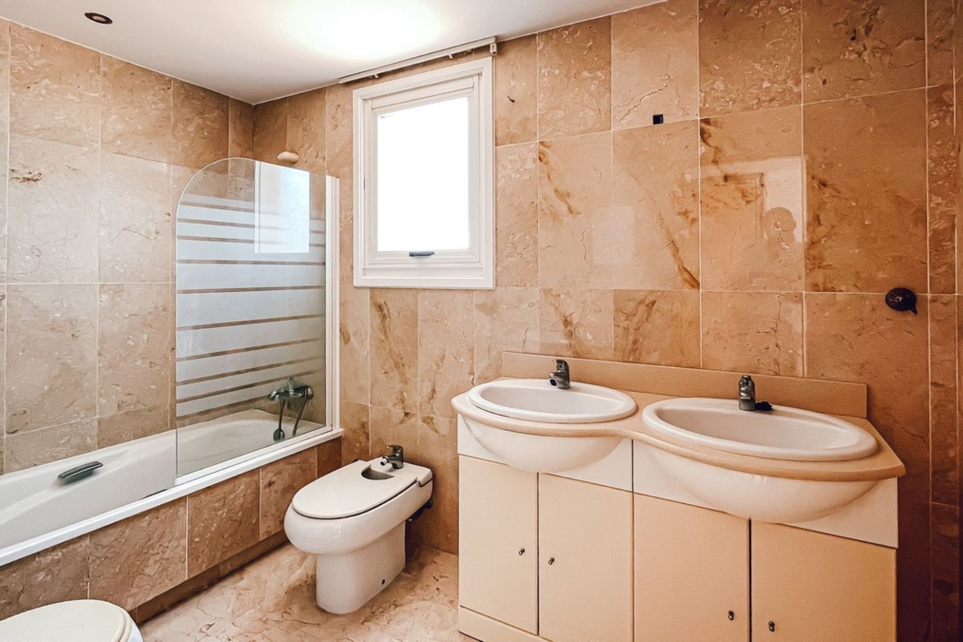 Resale - apartment - Marbella - Guadalmina Alta