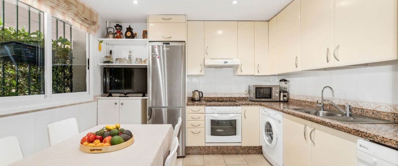 Resale - apartment - Marbella - Guadalmina Alta