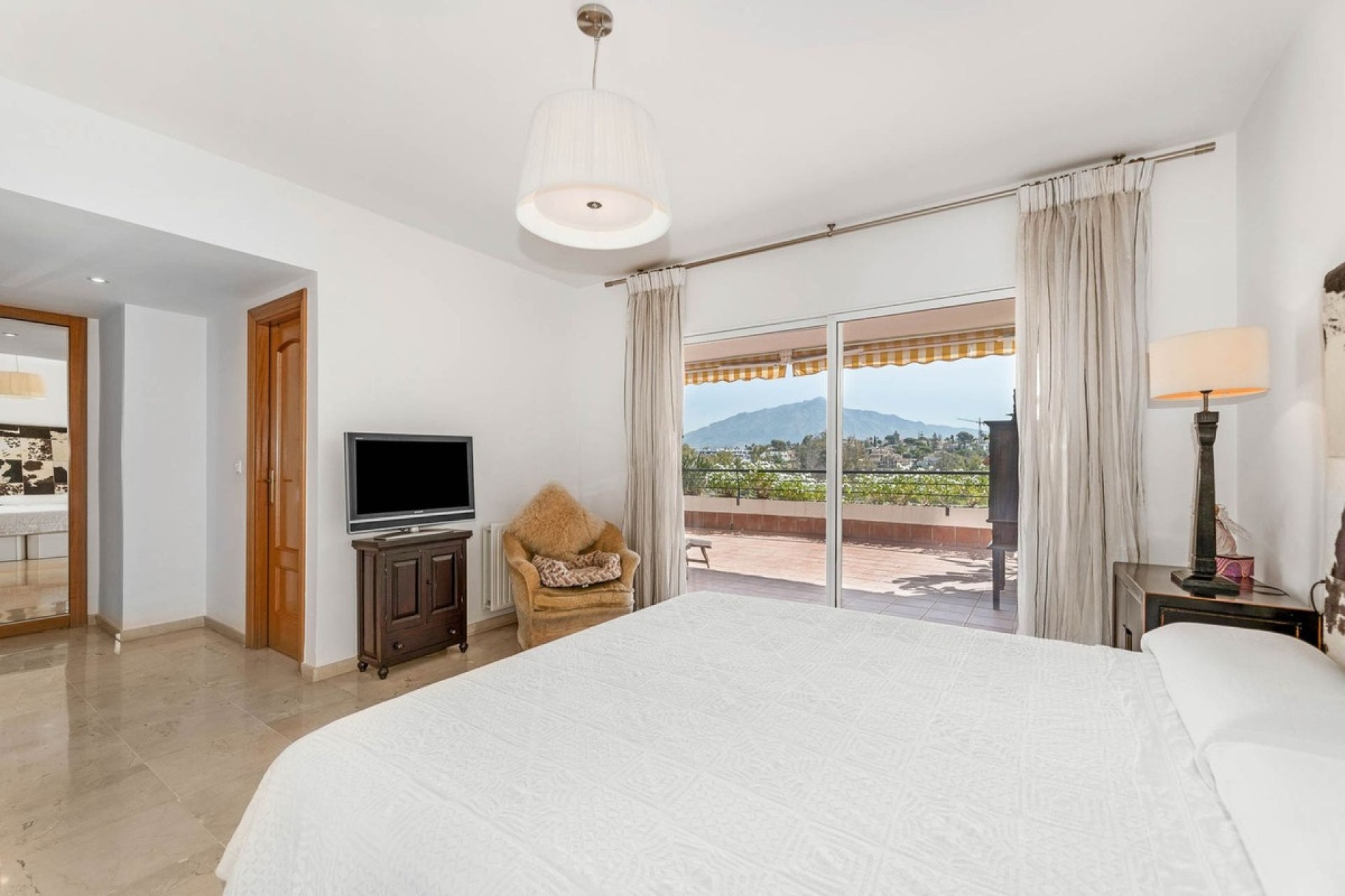 Resale - apartment - Marbella - Guadalmina Alta
