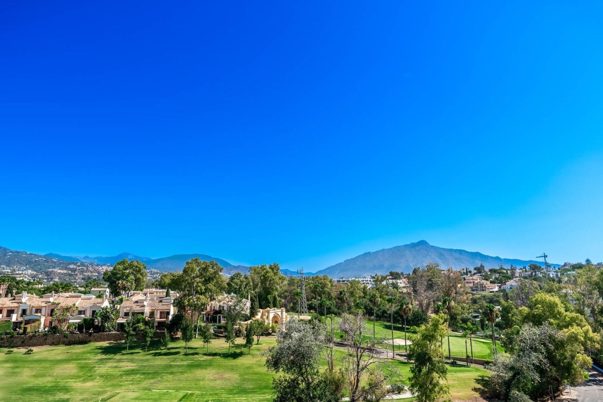 Resale - apartment - Marbella - Guadalmina Alta