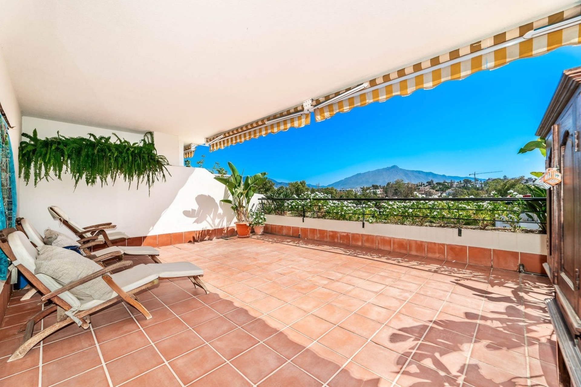 Resale - apartment - Marbella - Guadalmina Alta