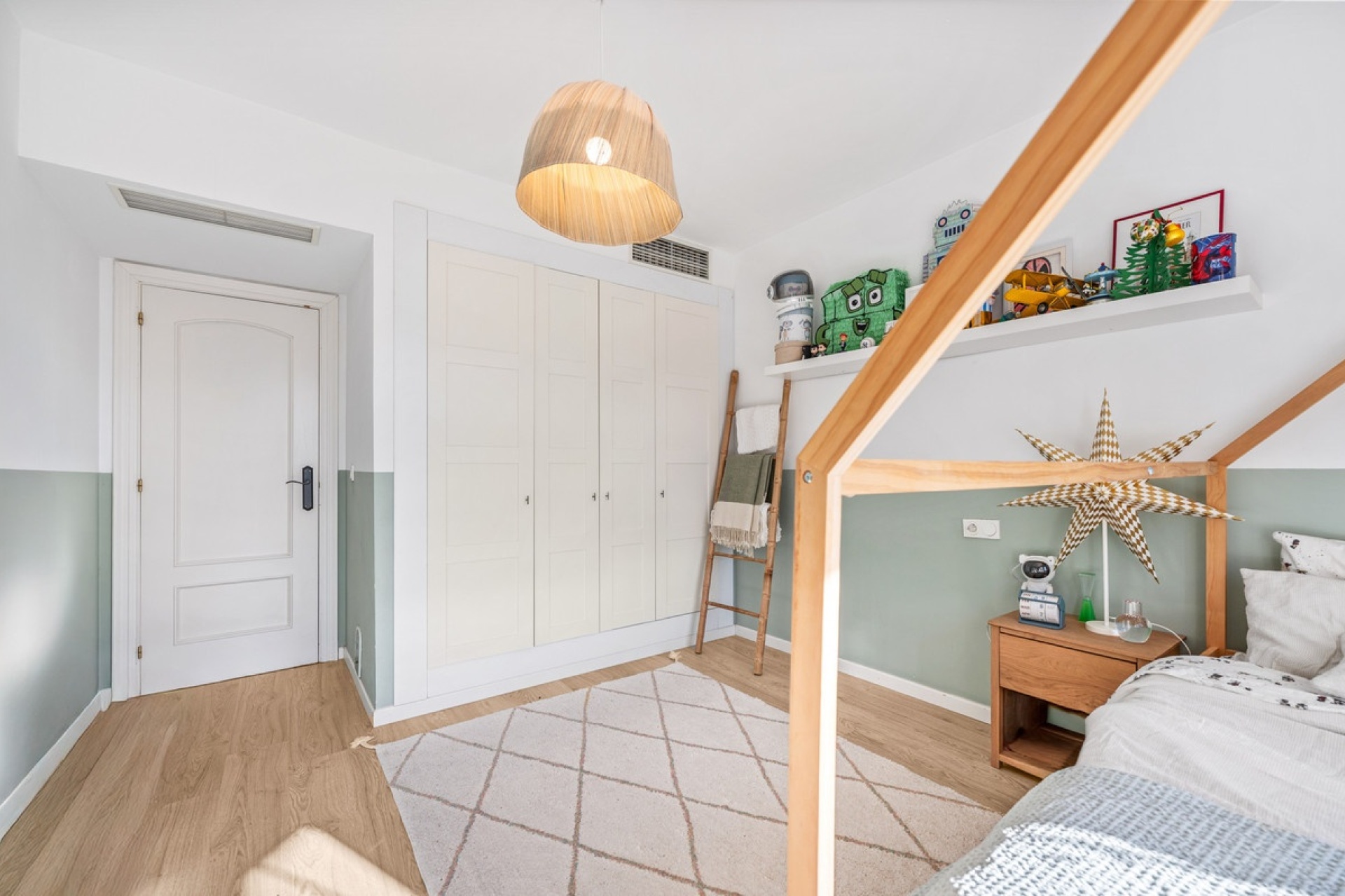 Resale - apartment - Marbella - Guadalmina Alta