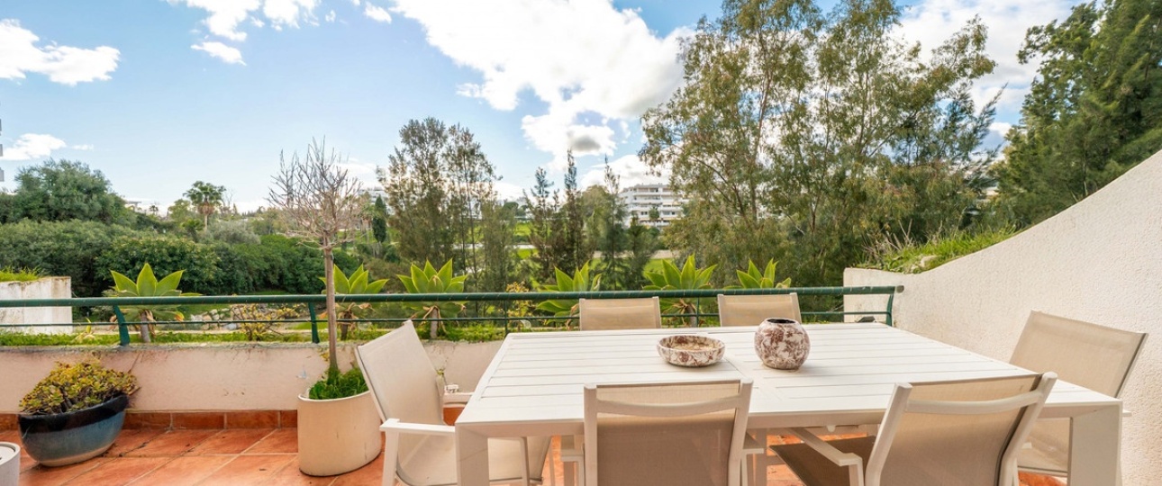 Resale - apartment - Marbella - Guadalmina Alta