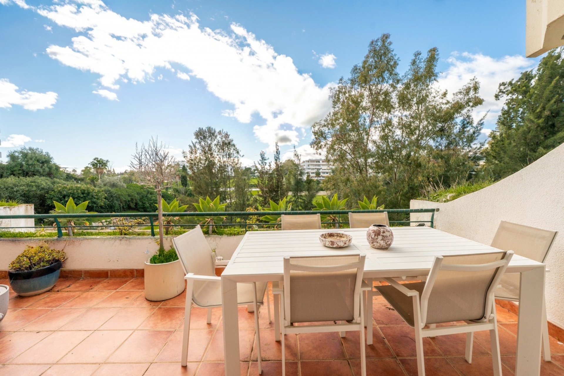 Resale - apartment - Marbella - Guadalmina Alta