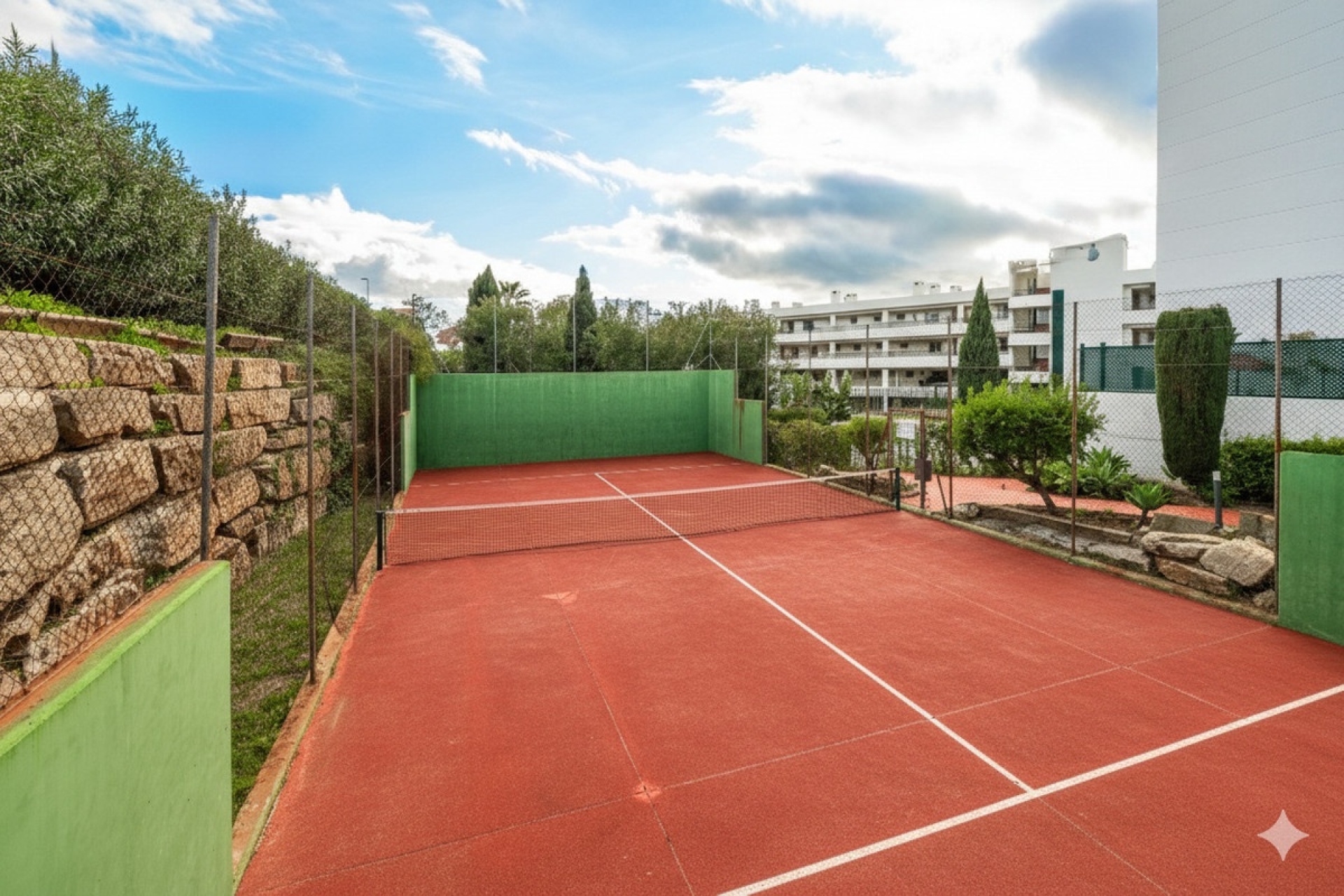 Resale - apartment - Marbella - Guadalmina Alta