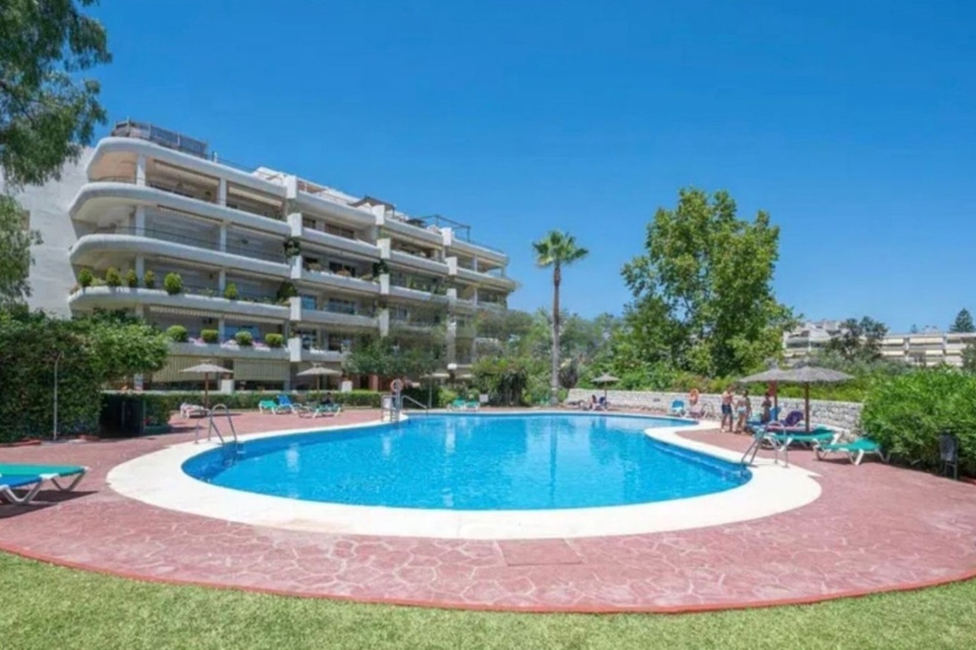Resale - apartment - Marbella - Guadalmina Alta