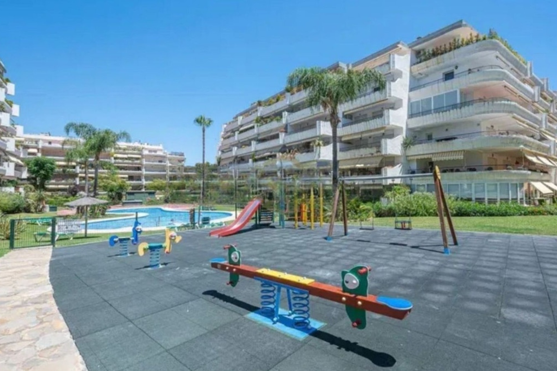 Resale - apartment - Marbella - Guadalmina Alta