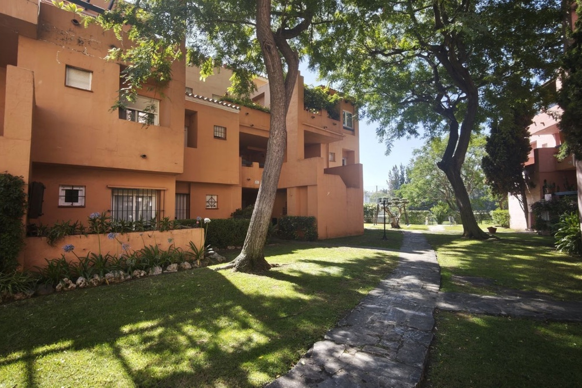 Resale - apartment - Marbella - Guadalmina Alta