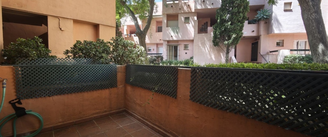 Resale - apartment - Marbella - Guadalmina Alta