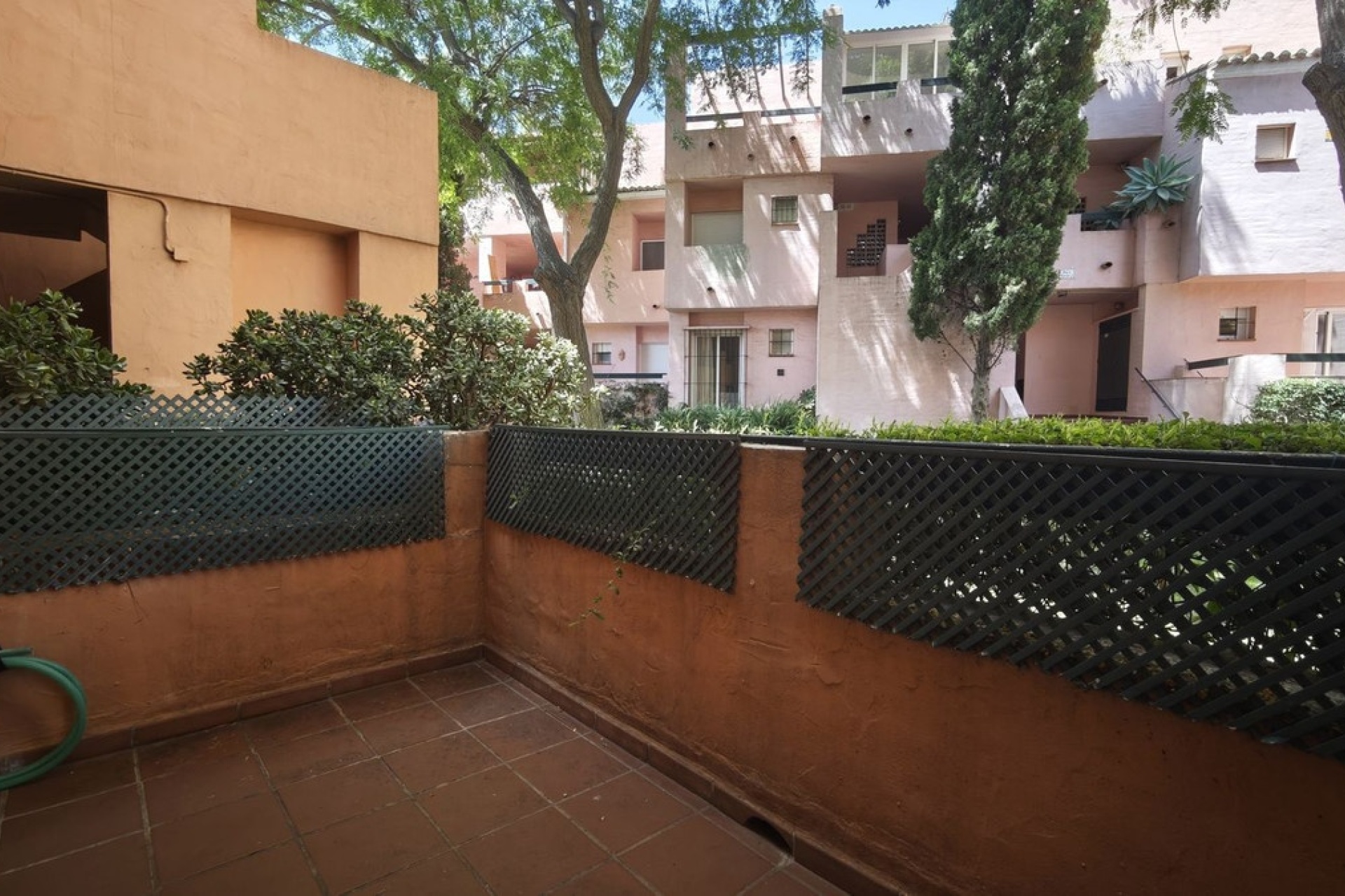 Resale - apartment - Marbella - Guadalmina Alta