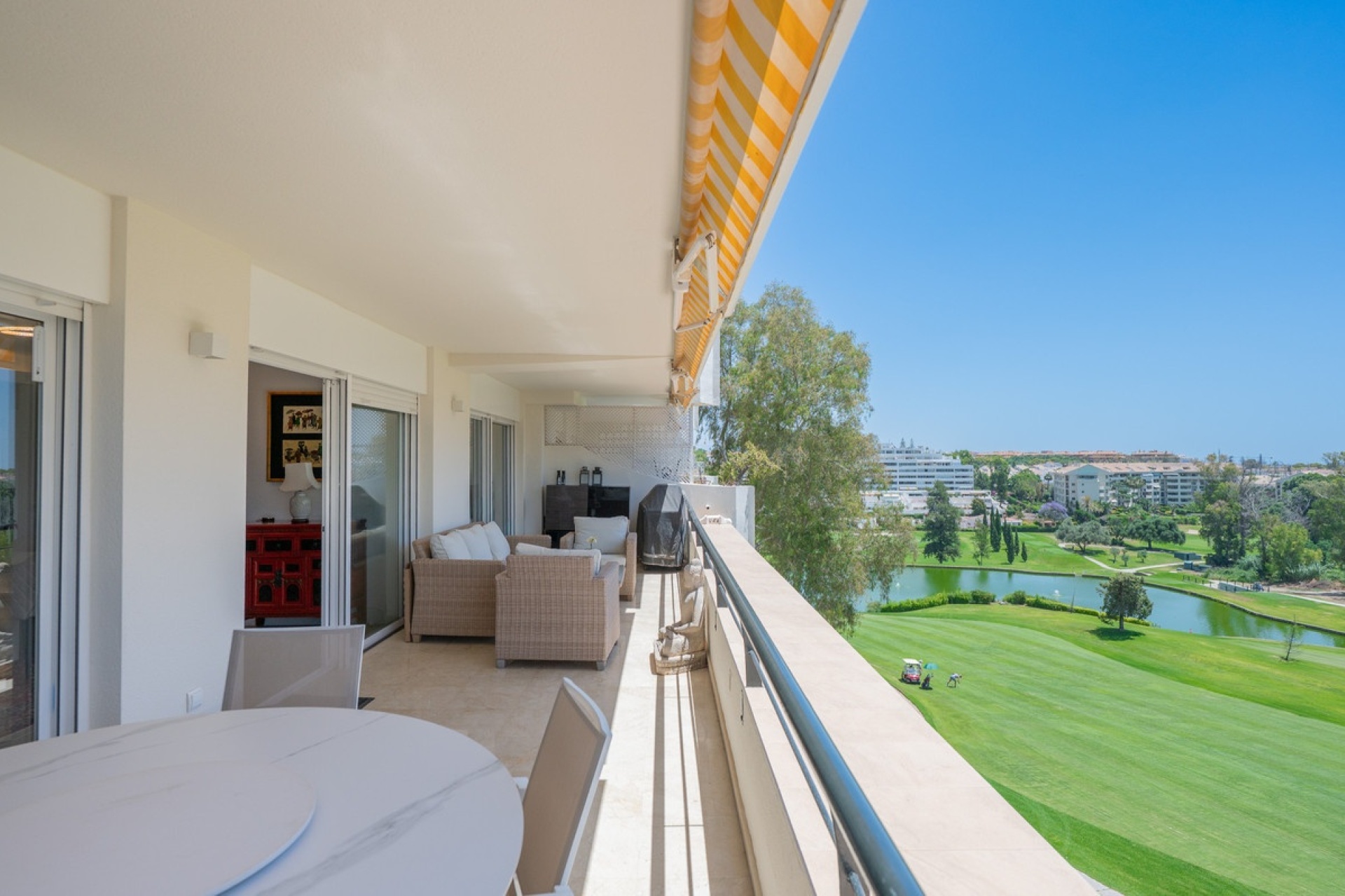 Resale - apartment - Marbella - Guadalmina Alta