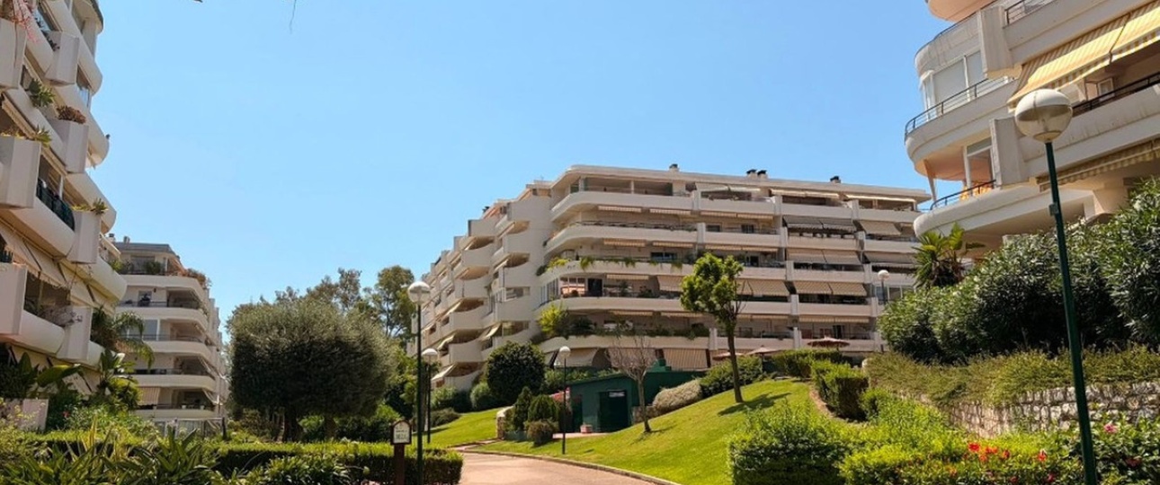 Resale - apartment - Marbella - Guadalmina Alta