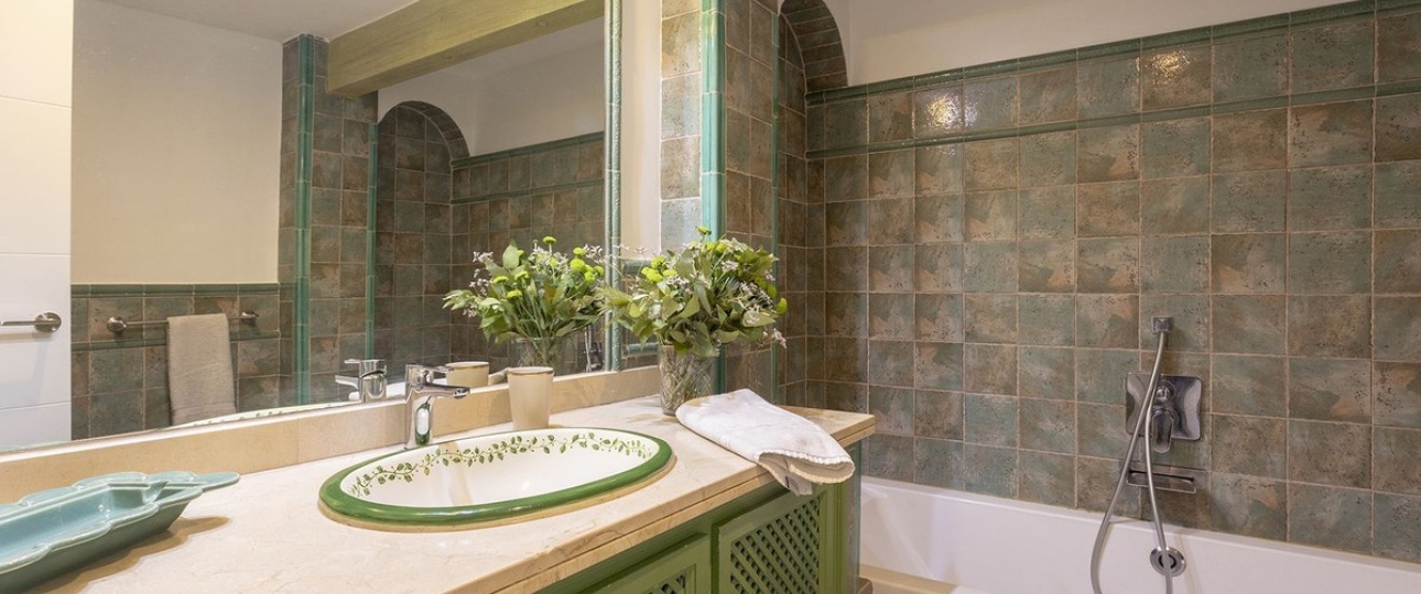Resale - apartment - Marbella - Guadalmina Alta
